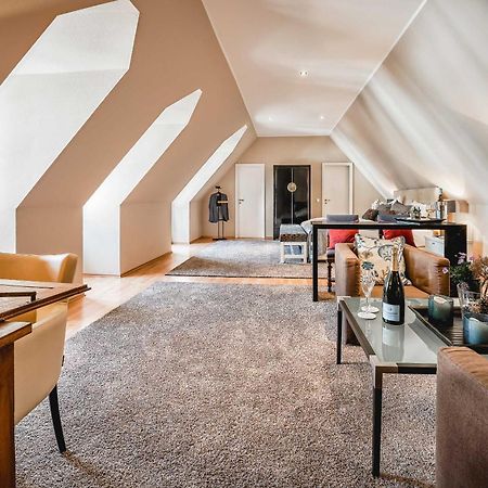 Residenz Weingut Schloss Reinhartshausen Bed & Breakfast Eltville am Rhein Exterior foto