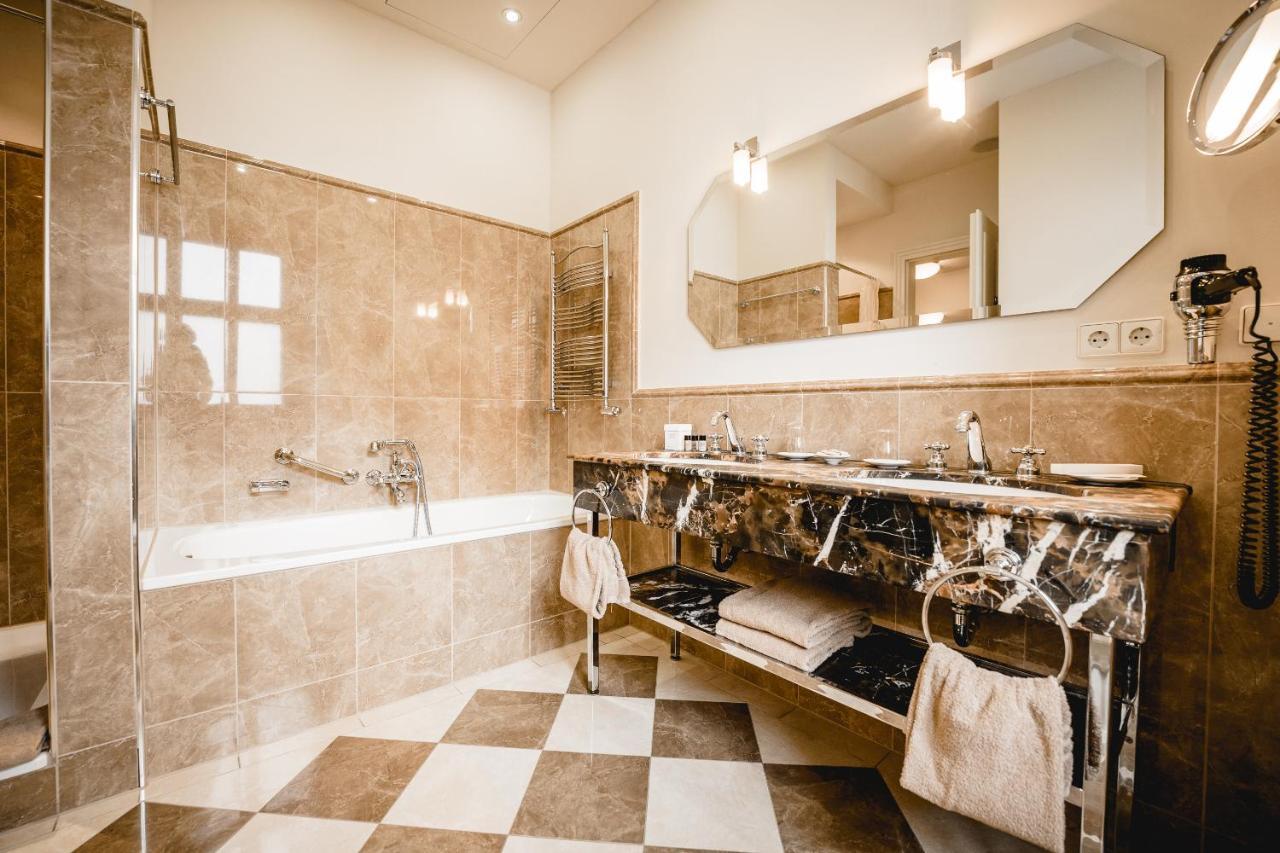Residenz Weingut Schloss Reinhartshausen Bed & Breakfast Eltville am Rhein Exterior foto