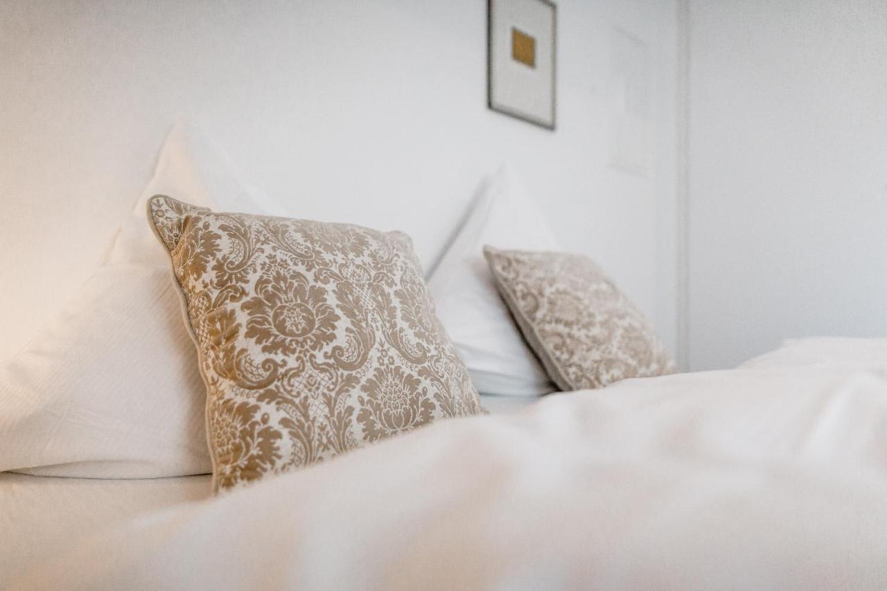 Residenz Weingut Schloss Reinhartshausen Bed & Breakfast Eltville am Rhein Exterior foto