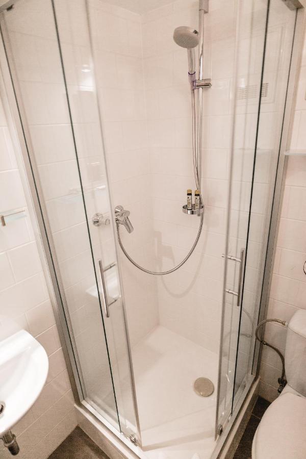Residenz Weingut Schloss Reinhartshausen Bed & Breakfast Eltville am Rhein Exterior foto