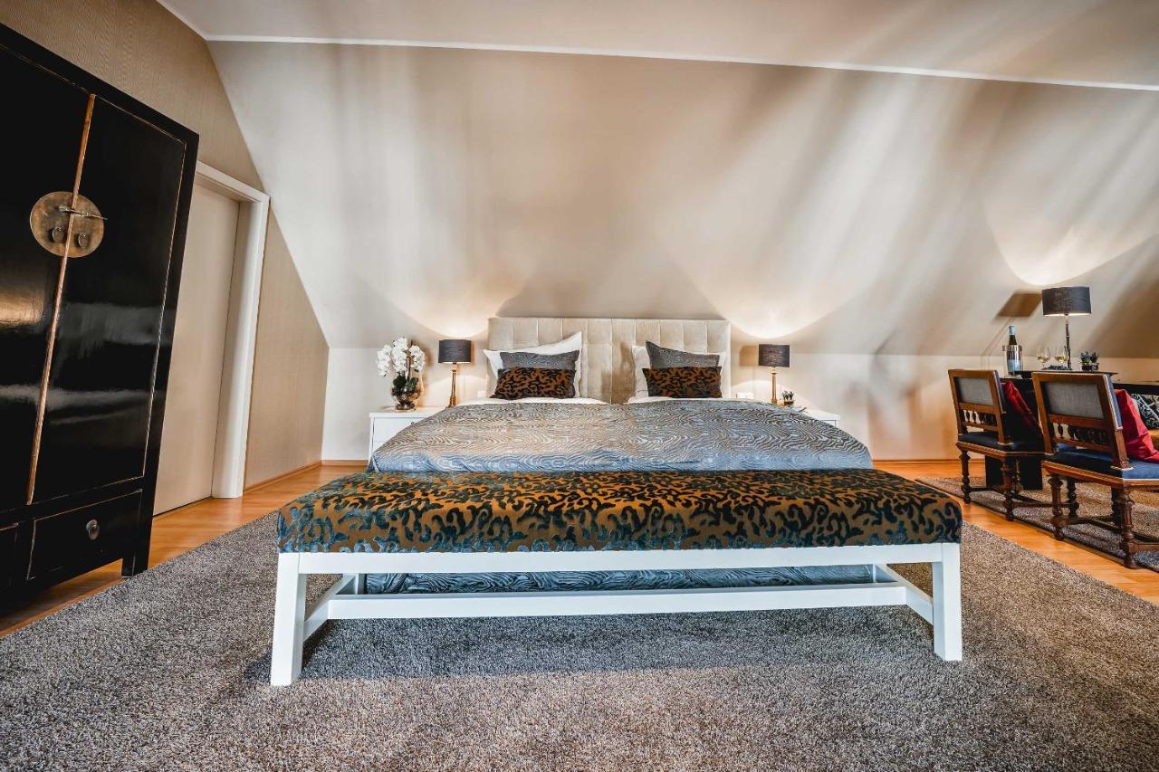 Residenz Weingut Schloss Reinhartshausen Bed & Breakfast Eltville am Rhein Exterior foto