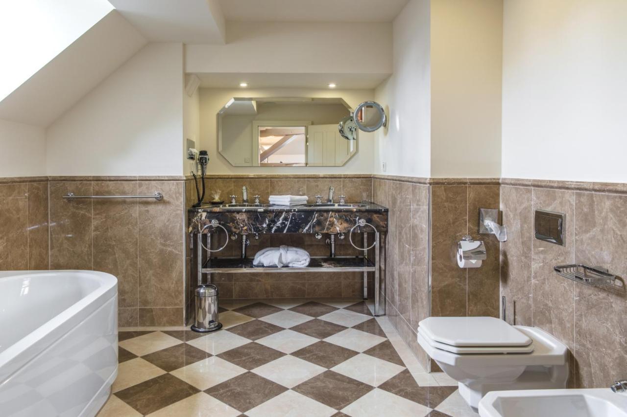 Residenz Weingut Schloss Reinhartshausen Bed & Breakfast Eltville am Rhein Exterior foto